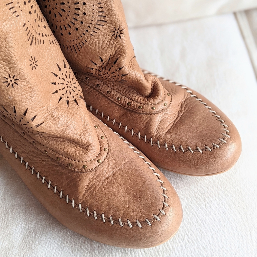 Koolaburra by UGG Becca Laser Boots - Picture 6 of 9